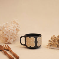 Kei Mitsumochi ミツ持啓 Flower with Black Background Mug - Cream KM63