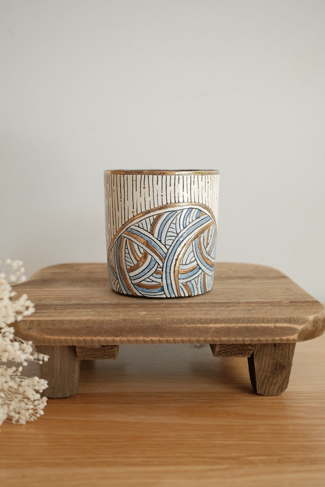 Cool Banana Black Pottery with Gold Detailing Mug - Lined Pattern