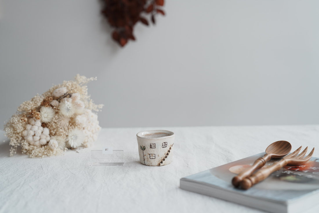 Akemi Suzuki 鈴木明美 - White Wall Tea/Sake Cup AS04