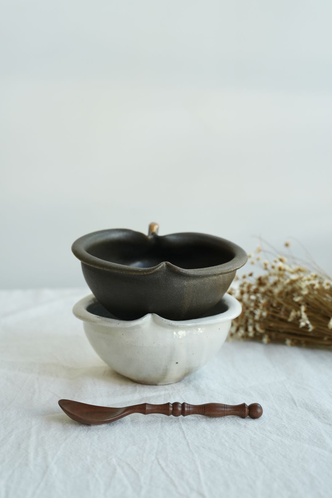 Hirokazu Furutani 古谷浩一 - Dark Brown Apple Shaped 14cm Bowl HF06