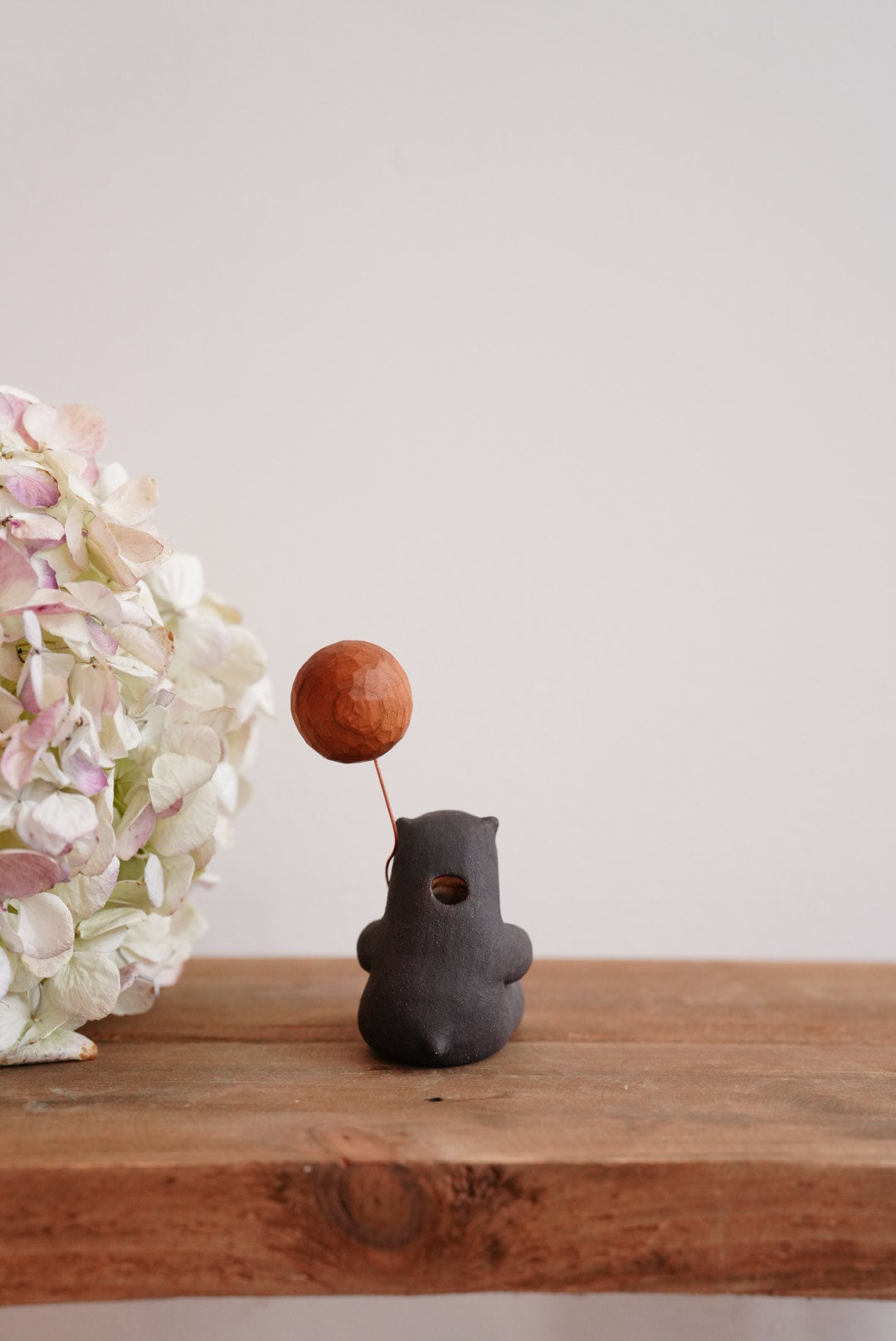 Hanamame 三浦孝之&三浦潤 - Black Bear Figurine