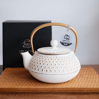 IWACHU Iron Teapot - White Gold - Dots Pattern