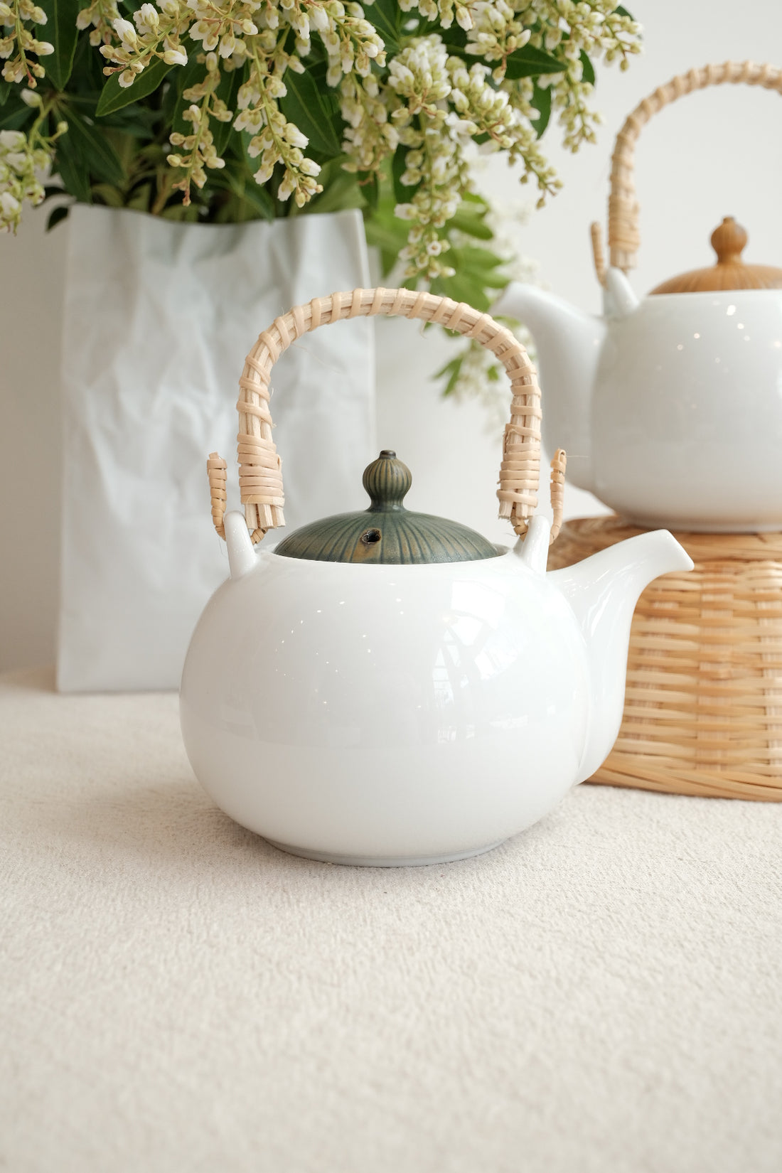 Minoware Tableware - Teapot Handle on the top