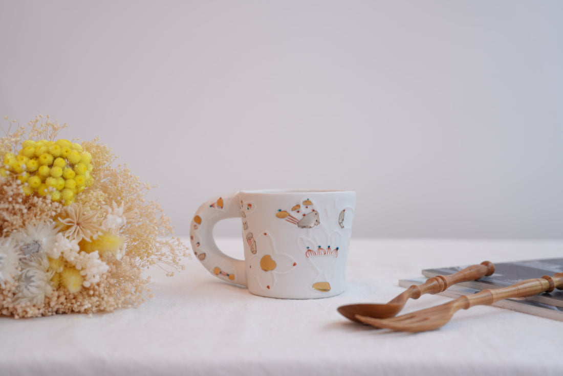 Hamasaka Naoko 浜坂尚子  Hand Painted Gold Deco Mug - HN07