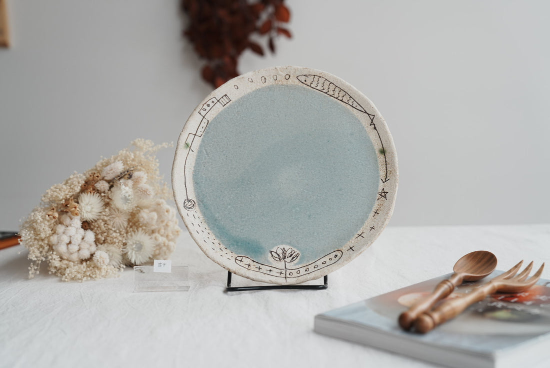 Akemi Suzuki 鈴木明美 - White Wall Plate 21cm AS03