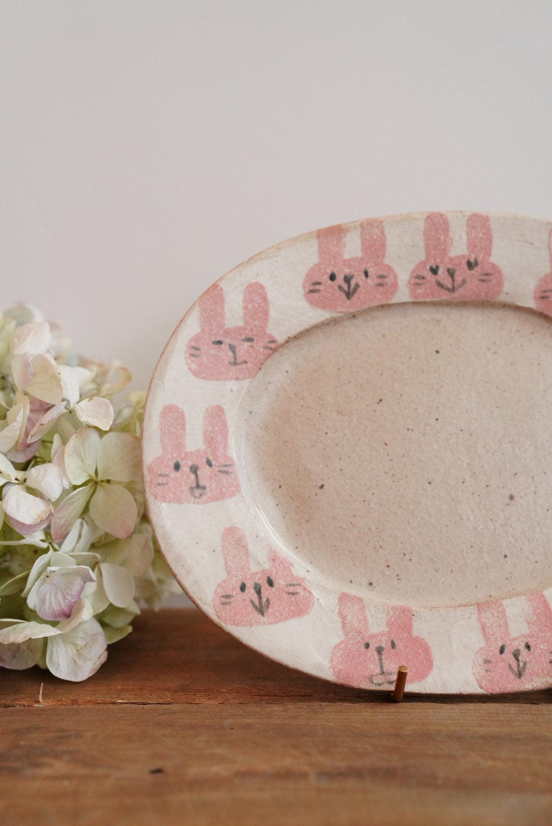 Tomotaro 岡村友太郎 - Rabbit Oval Plate #2