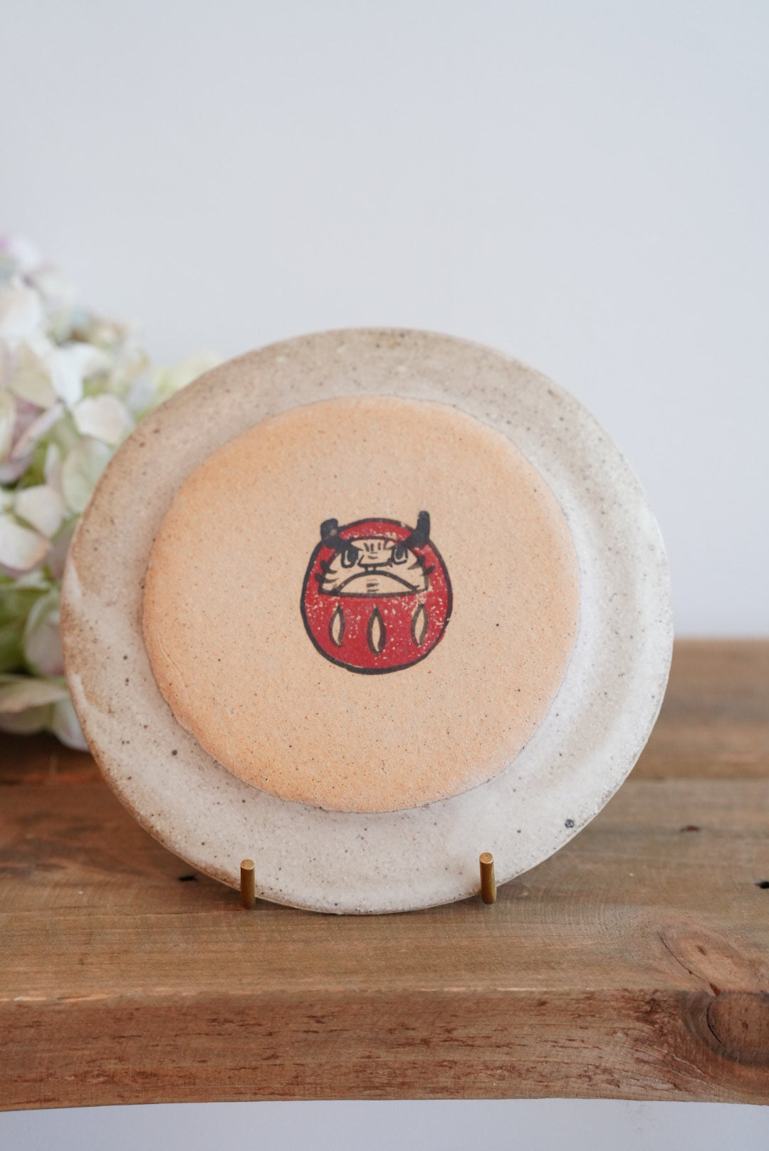 Tomotaro 岡村友太郎 - Daruma Round Plate