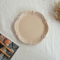 谷口なづみ Flower Embossed Ceramic Plate - Single Color