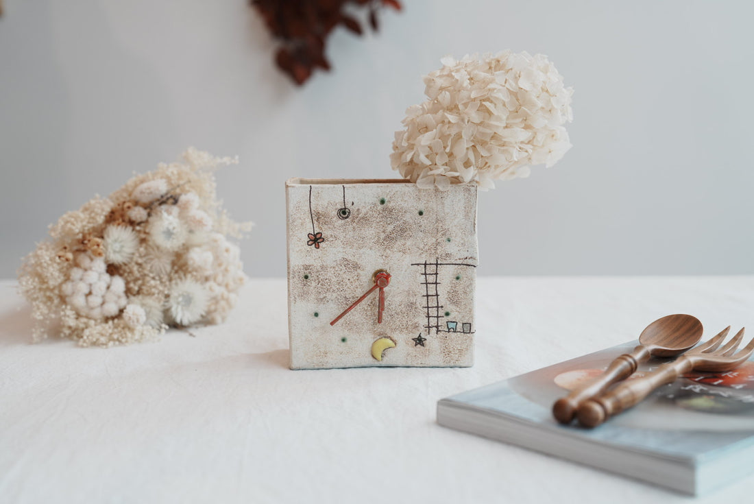 Akemi Suzuki 鈴木明美 - White Wall Collection Clock AS23