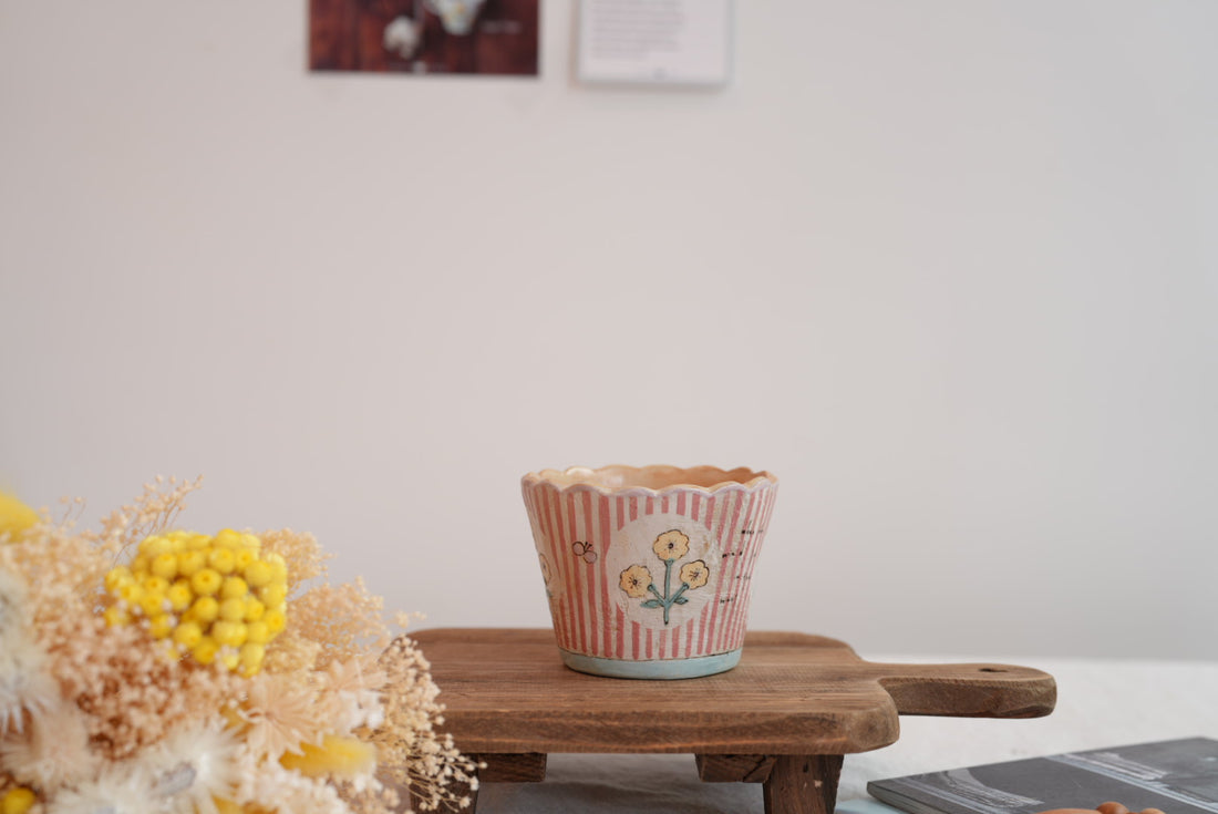 Cozy Nook - Patterned Free Cup with Line Details- CN16 #1