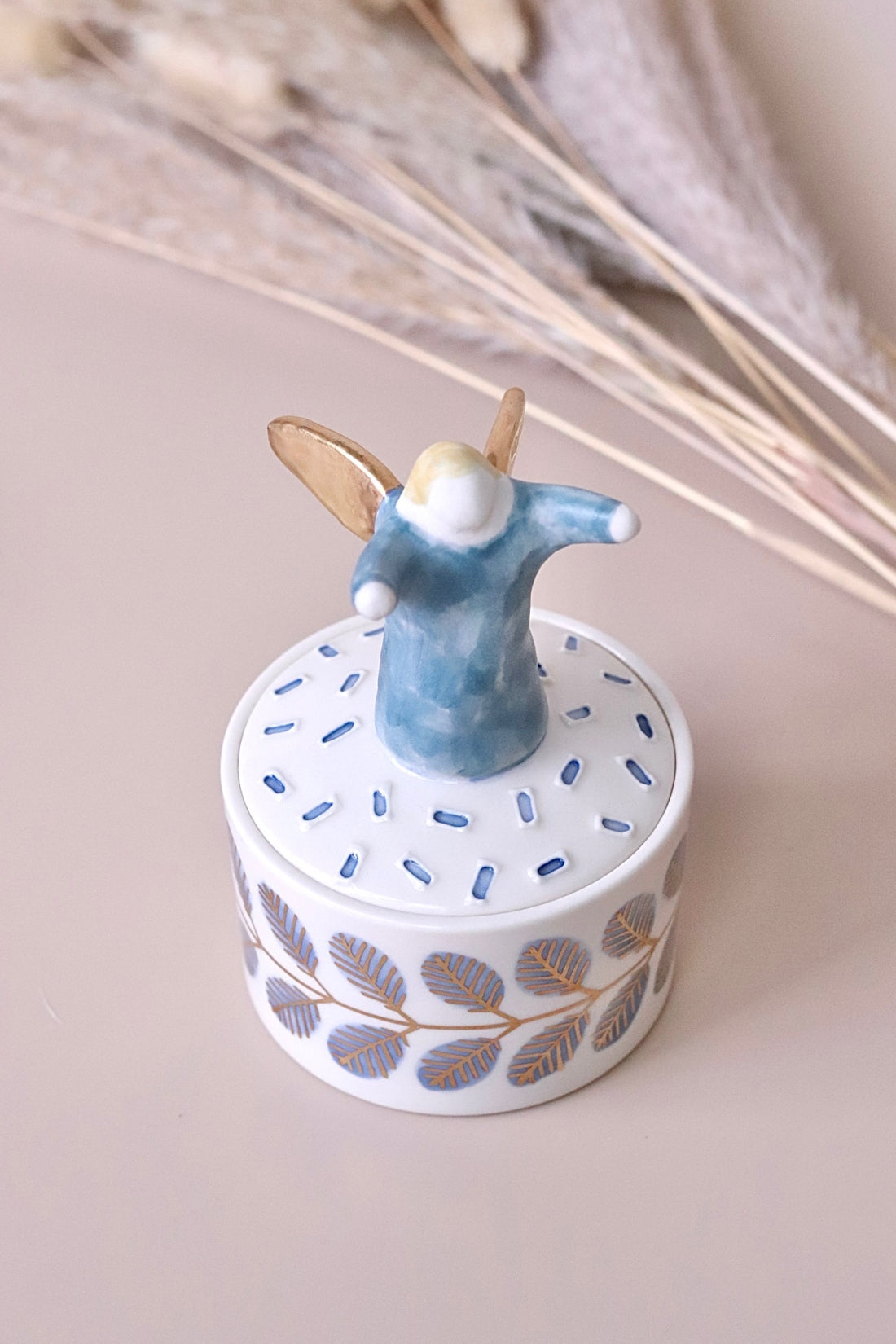 Natsumi Iino 飯野夏實 Container Box - Angel NI014