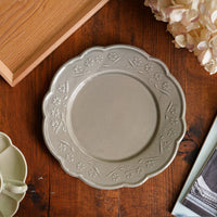 Atelier Gyuusha Medium Floral Shape Round Plate