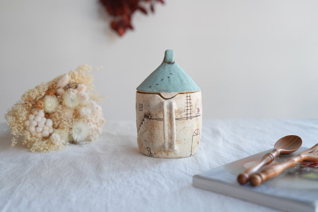 Akemi Suzuki 鈴木明美 - White Wall Collection Teapot AS24