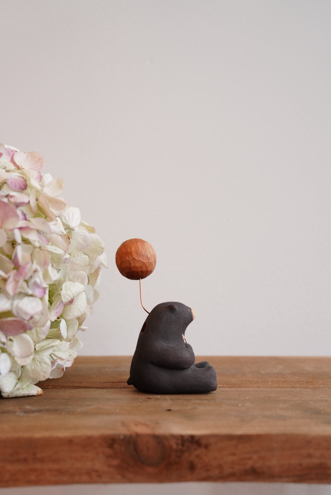 Hanamame 三浦孝之&三浦潤 - Black Bear Figurine