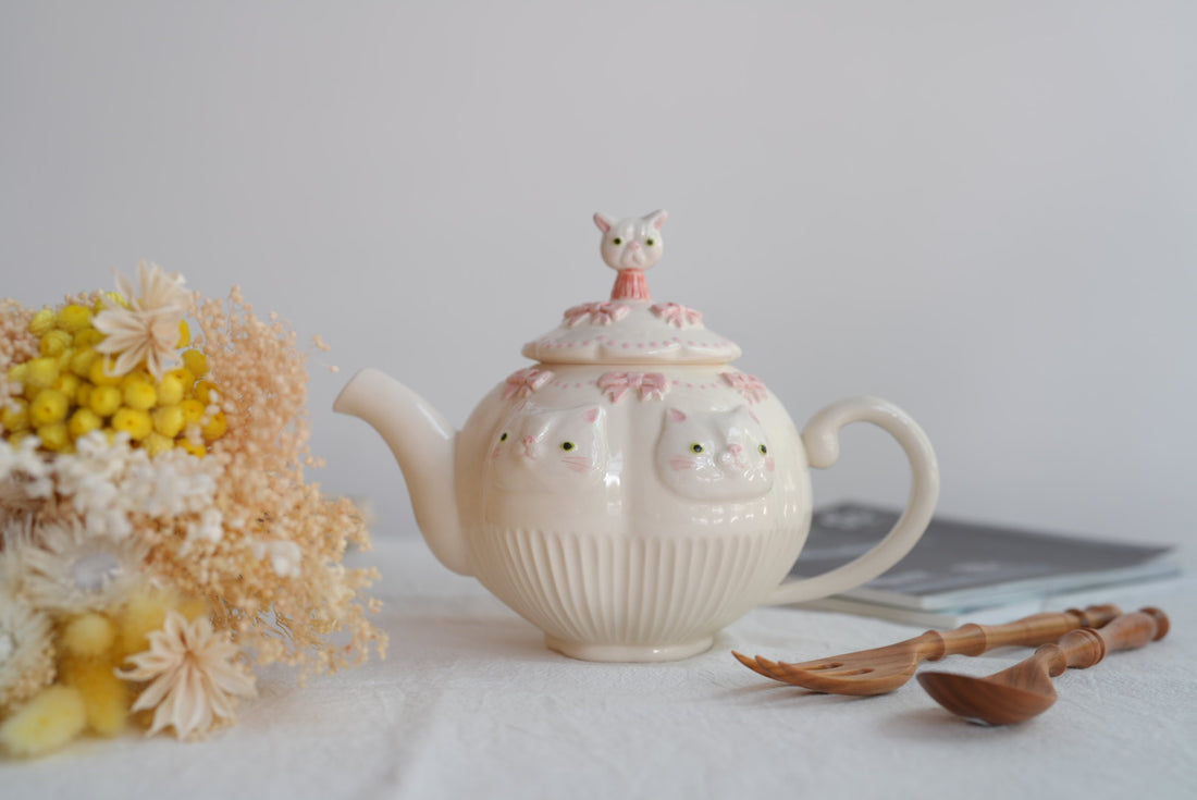 Sugar Poppo Teapot - White Cat SP27