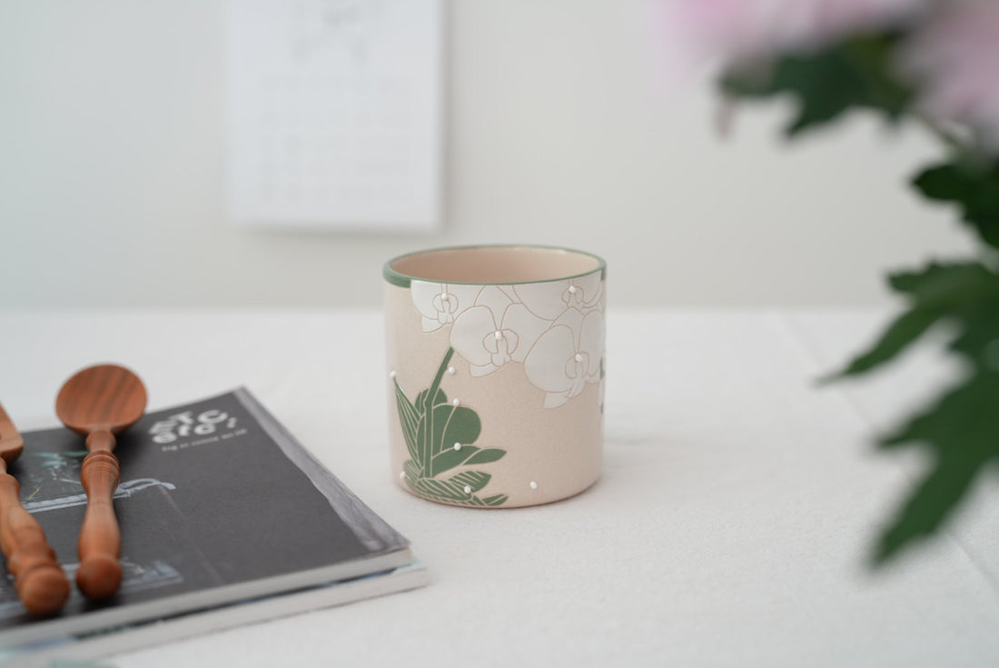 Shirogarasu Studio Moth Orchids Free Cup