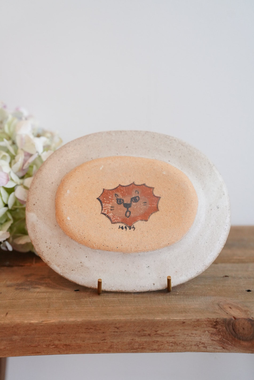 Tomotaro 岡村友太郎 - Lion Oval Plate