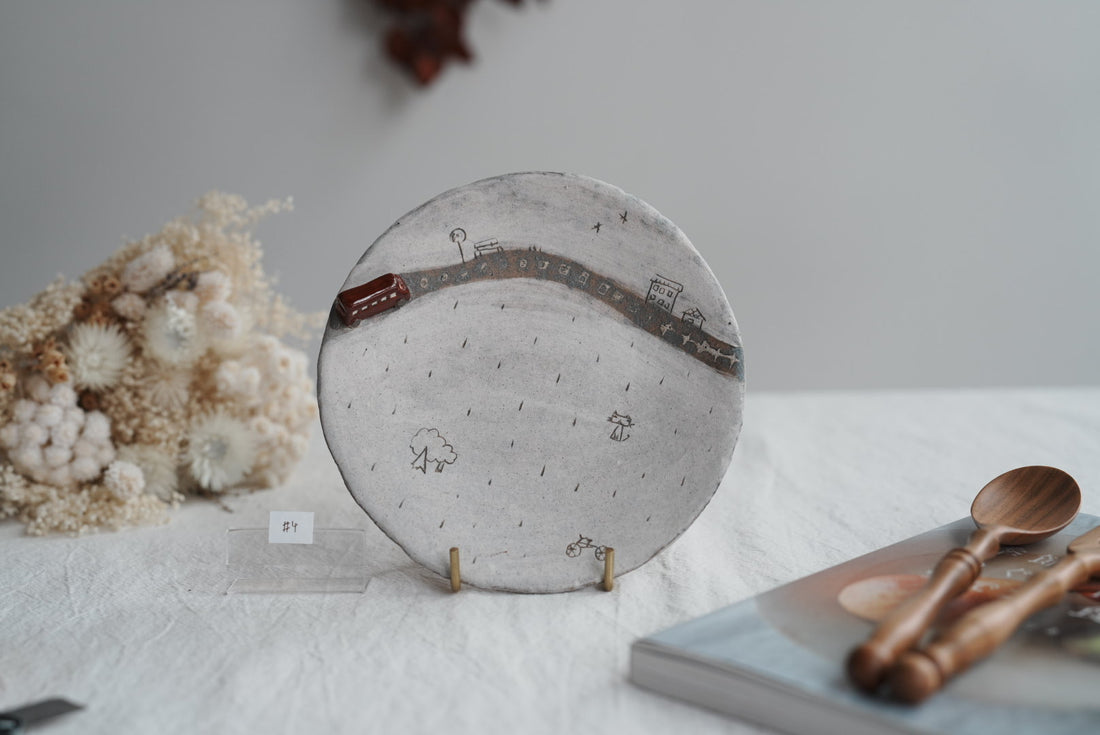 Akemi Suzuki 鈴木明美 - Road Collection Red Car 15cm Plate AS18