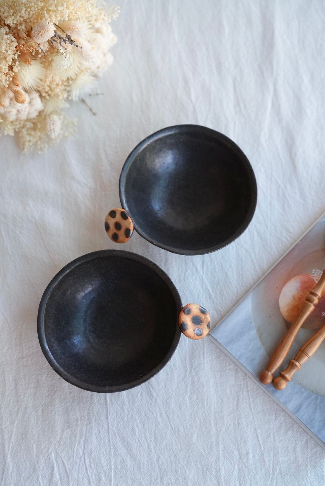 Akemi Suzuki 鈴木明美 - Mushroom handle Bowl AS33