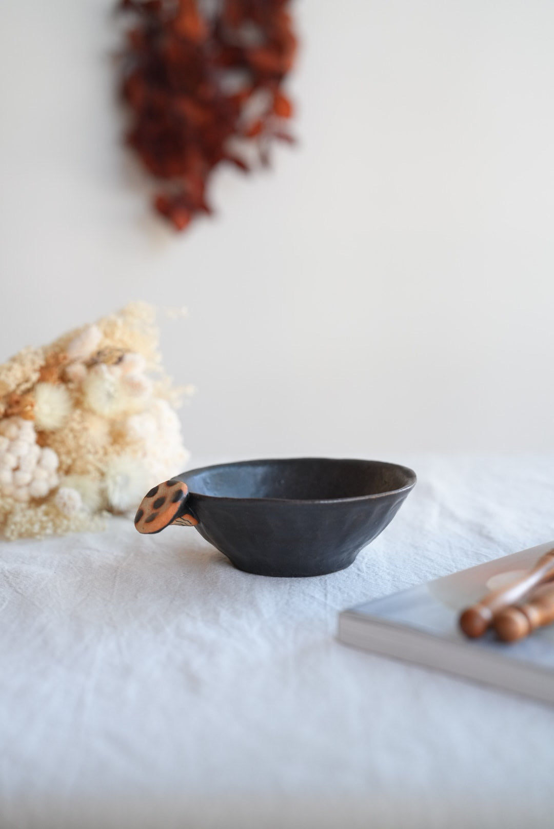 Akemi Suzuki 鈴木明美 - Mushroom handle Bowl AS33