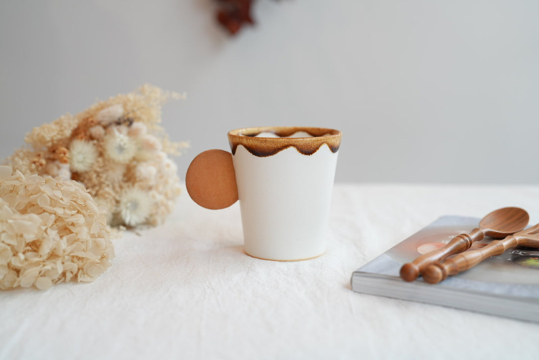 TAMA10- Cookie Handle Mug - White & Chocolate Filling TA16