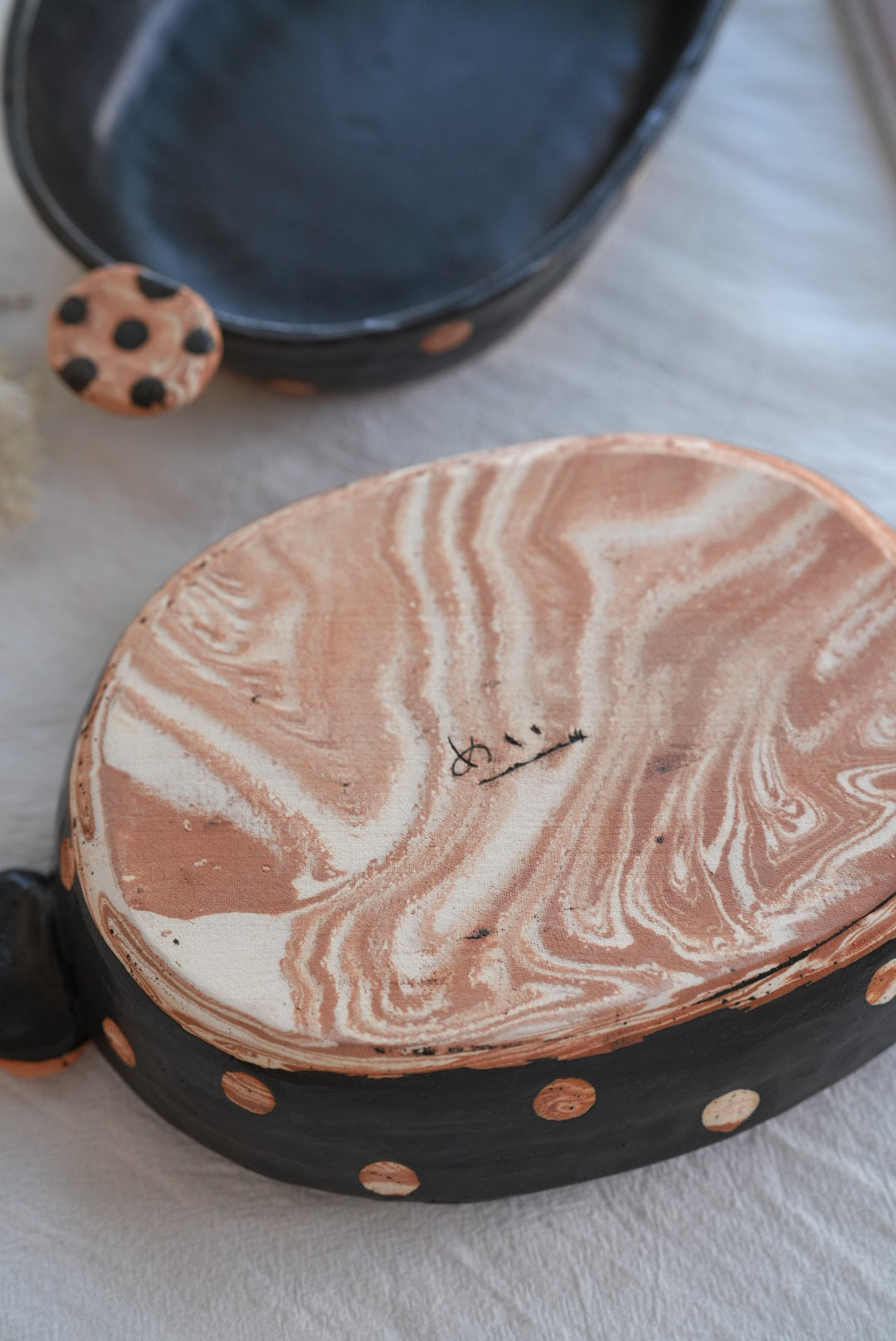 Akemi Suzuki 鈴木明美 - Dots Oval Baking Bowl - Large AS08