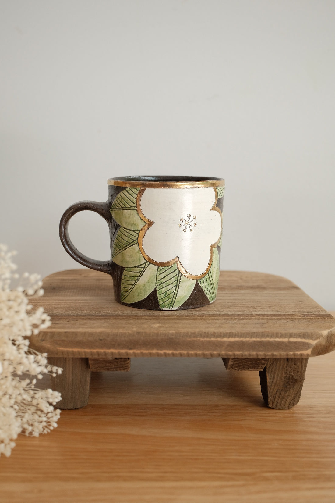 Cool Banana Black Pottery with Gold Detailing Mug - Flower