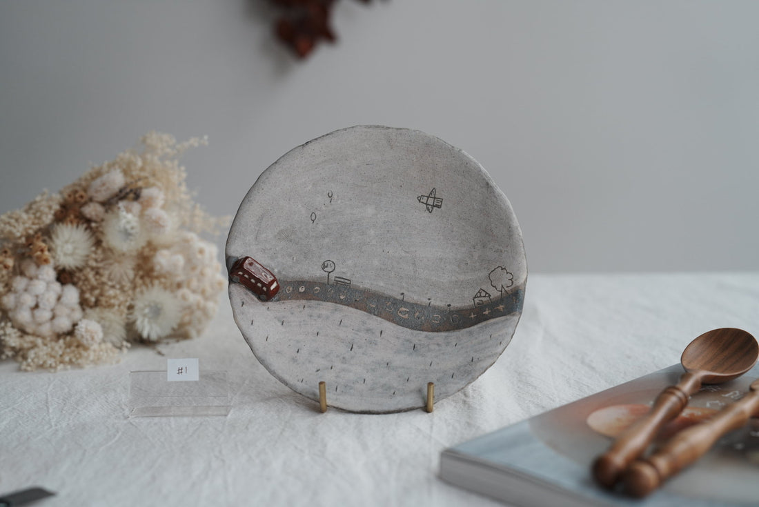 Akemi Suzuki 鈴木明美 - Road Collection Red Car 15cm Plate AS18