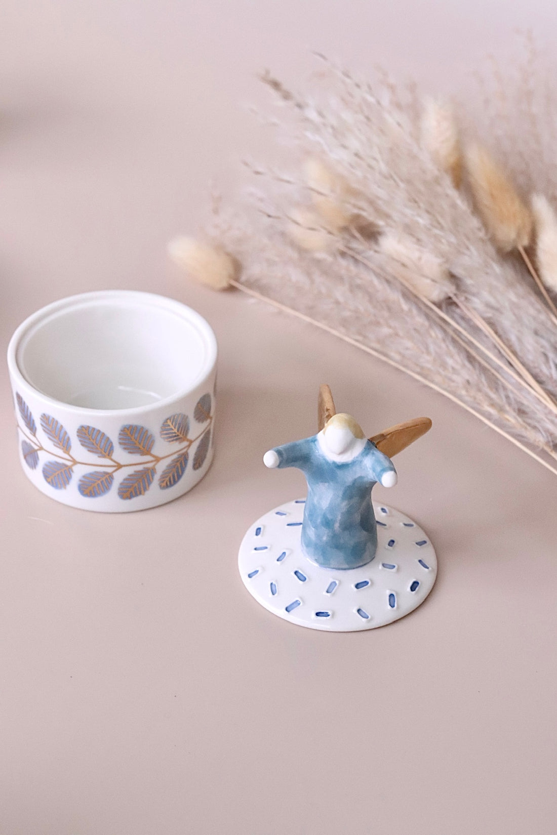 Natsumi Iino 飯野夏實 Container Box - Angel NI014