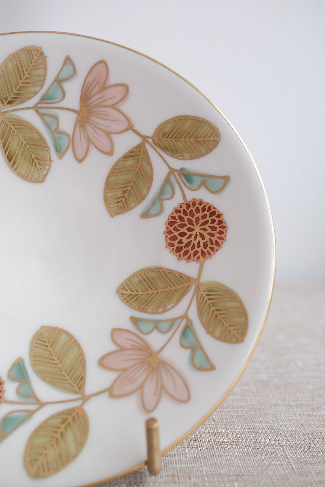 Natsumi Iino 飯野夏實 Gold Decor Small Plate - Dahlia NI002b