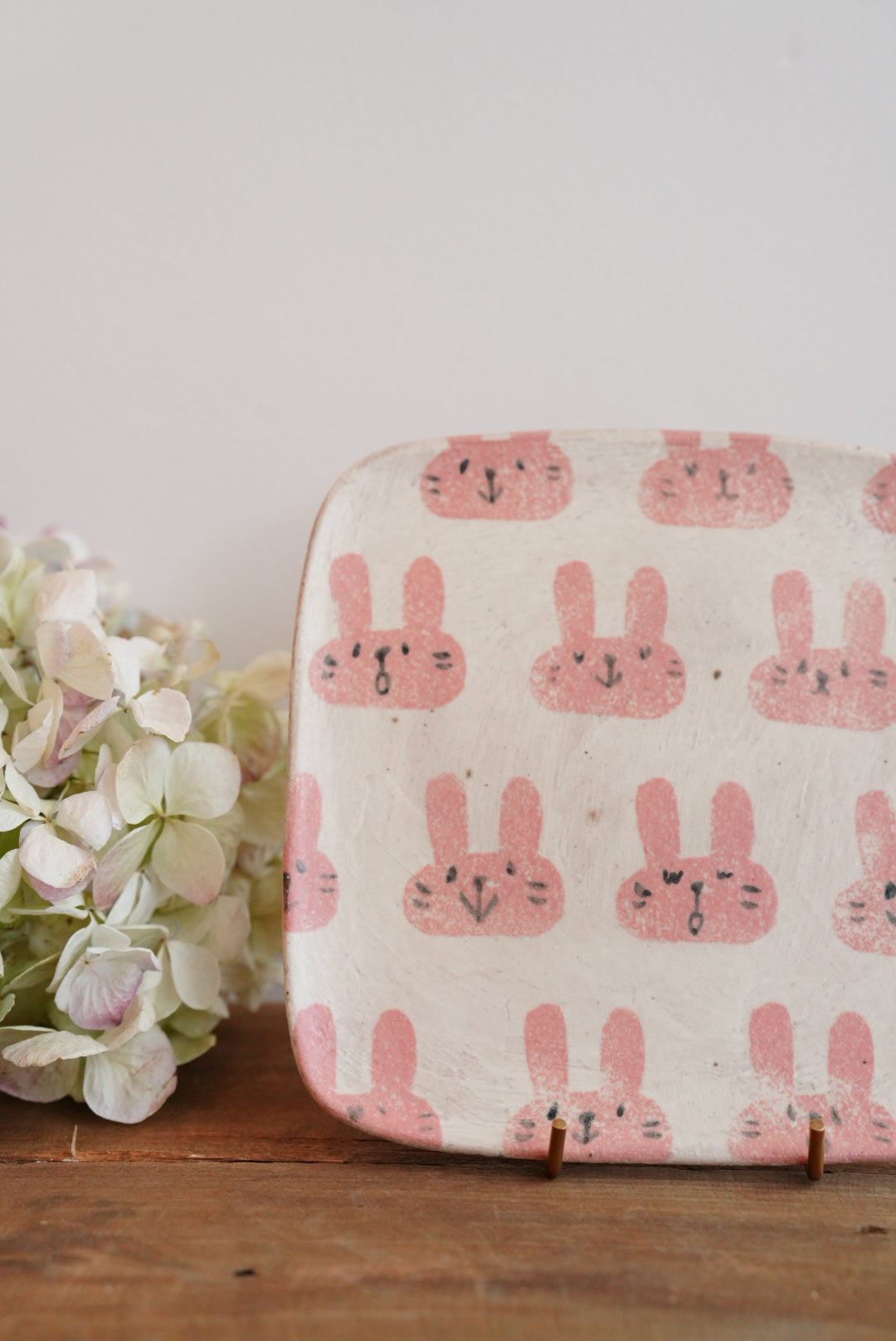 Tomotaro 岡村友太郎 - Rabbit Square Plate