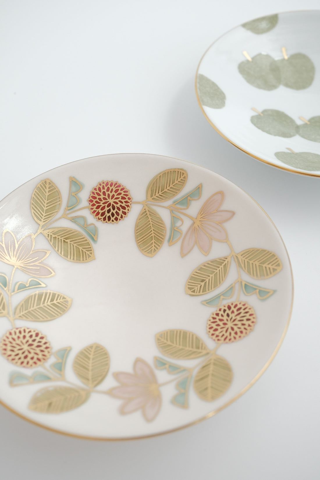 Natsumi Iino 飯野夏實 Gold Decor Small Plate - Dahlia NI002b