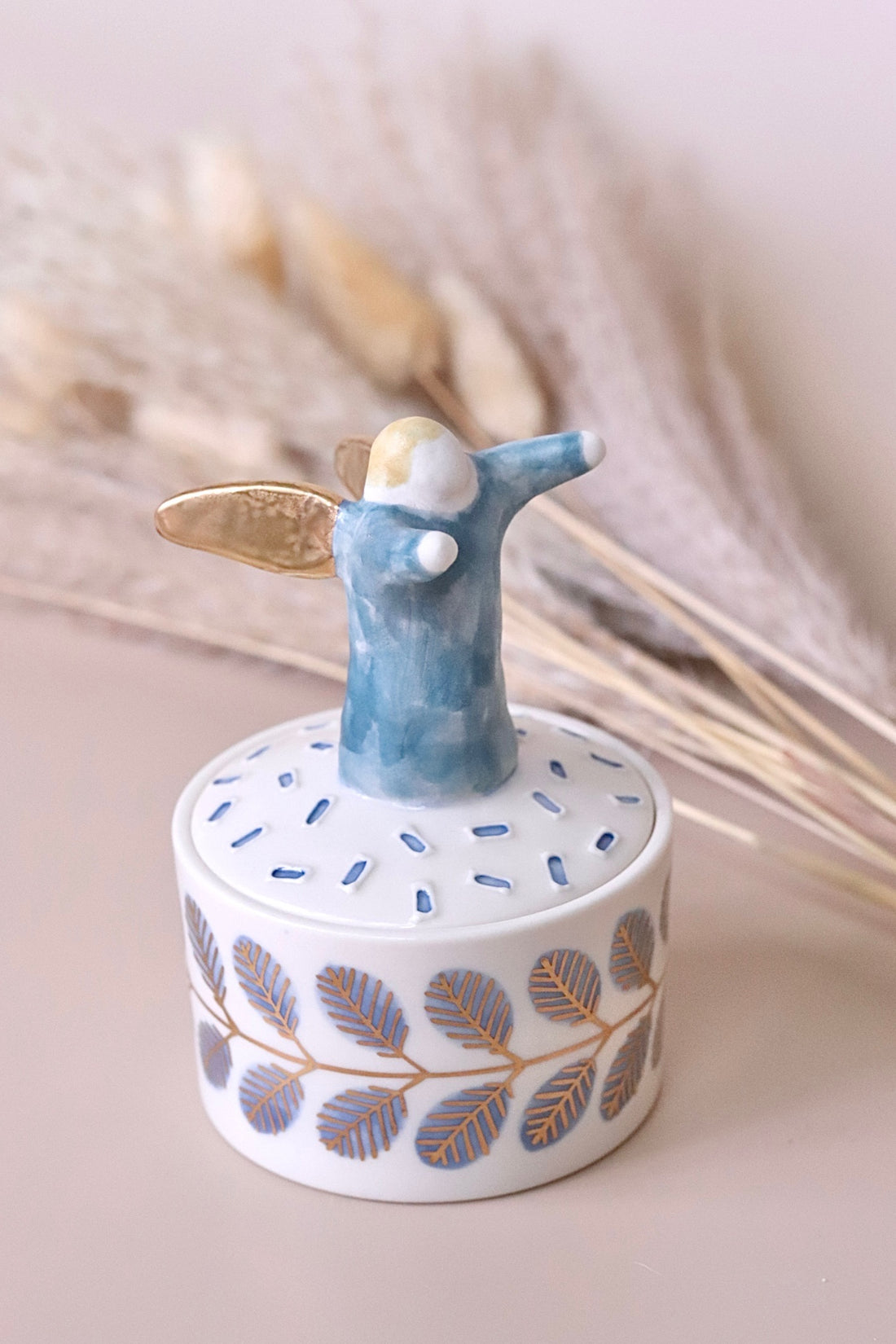 Natsumi Iino 飯野夏實 Container Box - Angel NI014