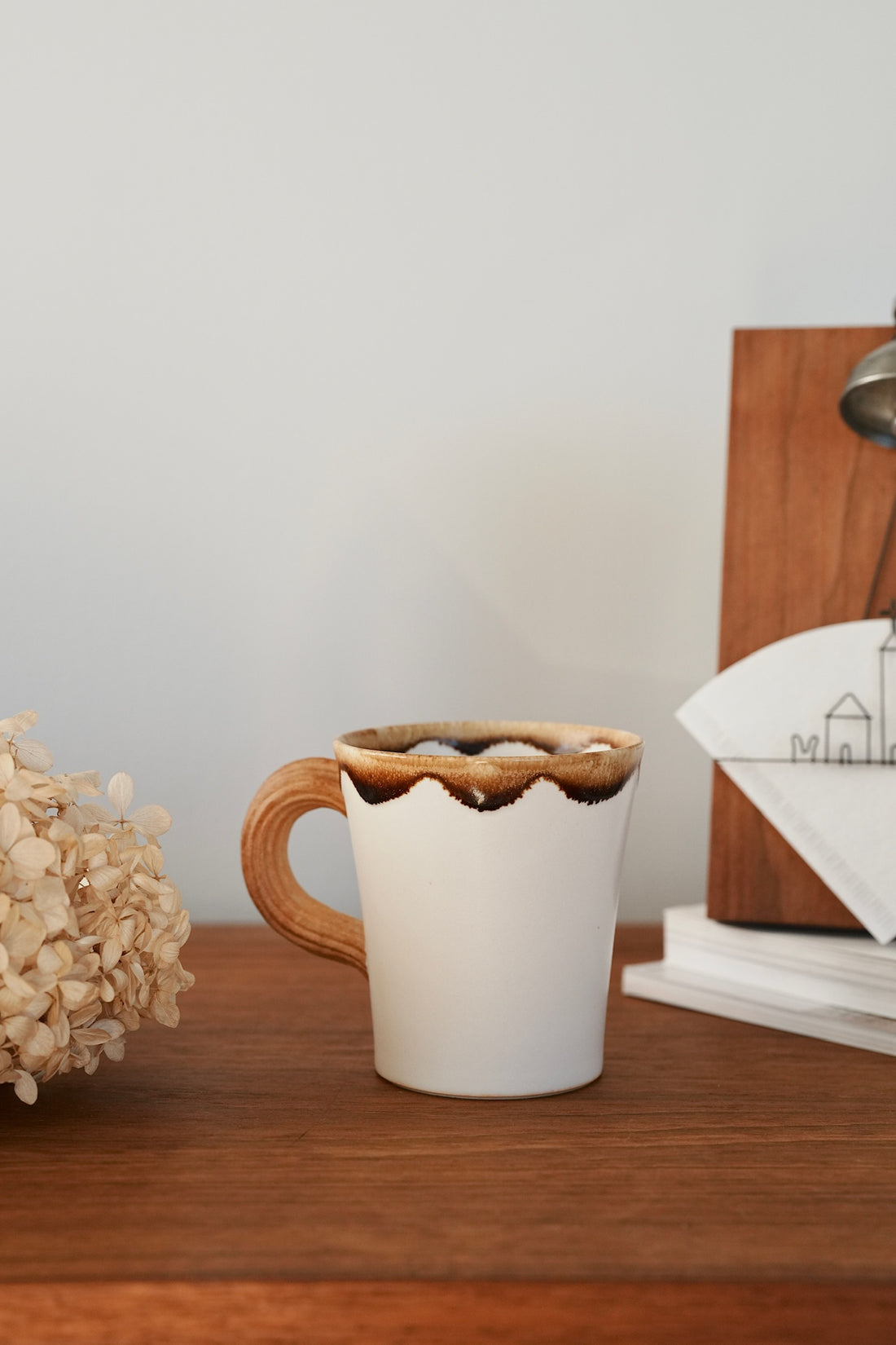 TAMA10- Cookie Handle Mug - White & Churros TA15