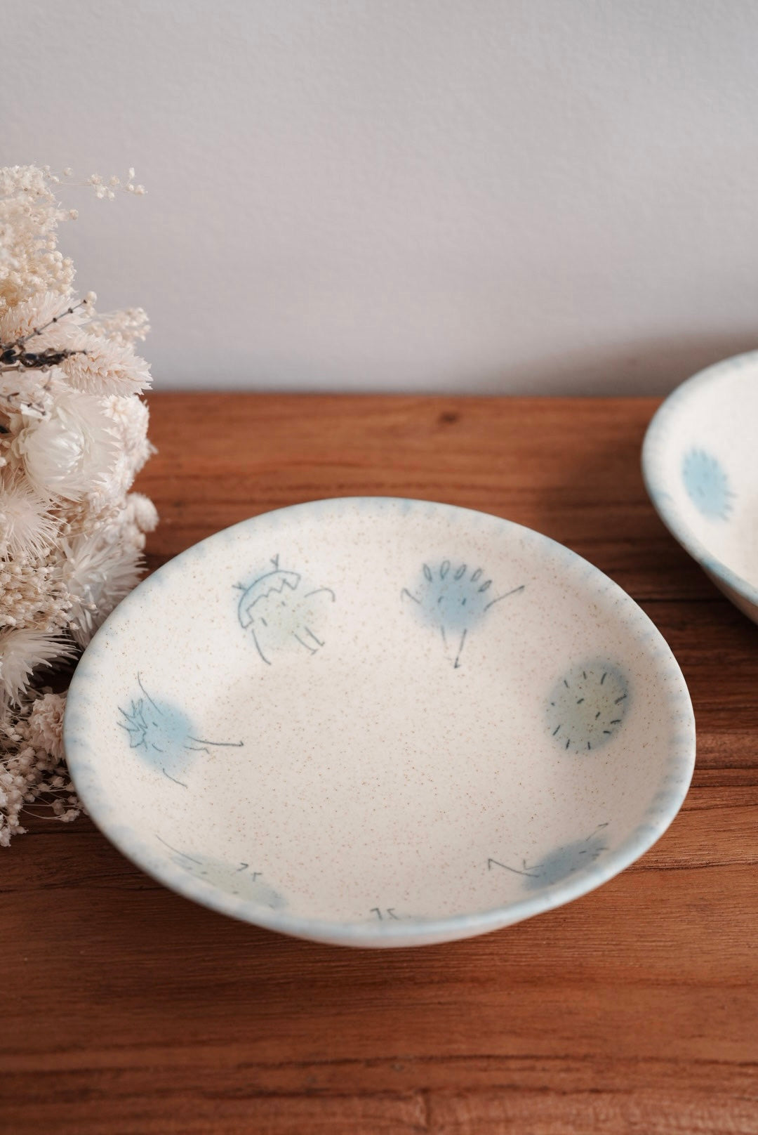 Zing Studio Hand-made Round Plate - Tiny Face