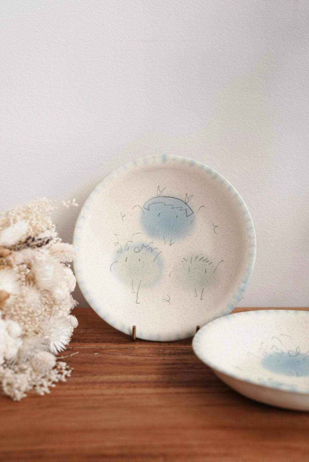 Zing Studio Hand-made Round Plate - Large Face