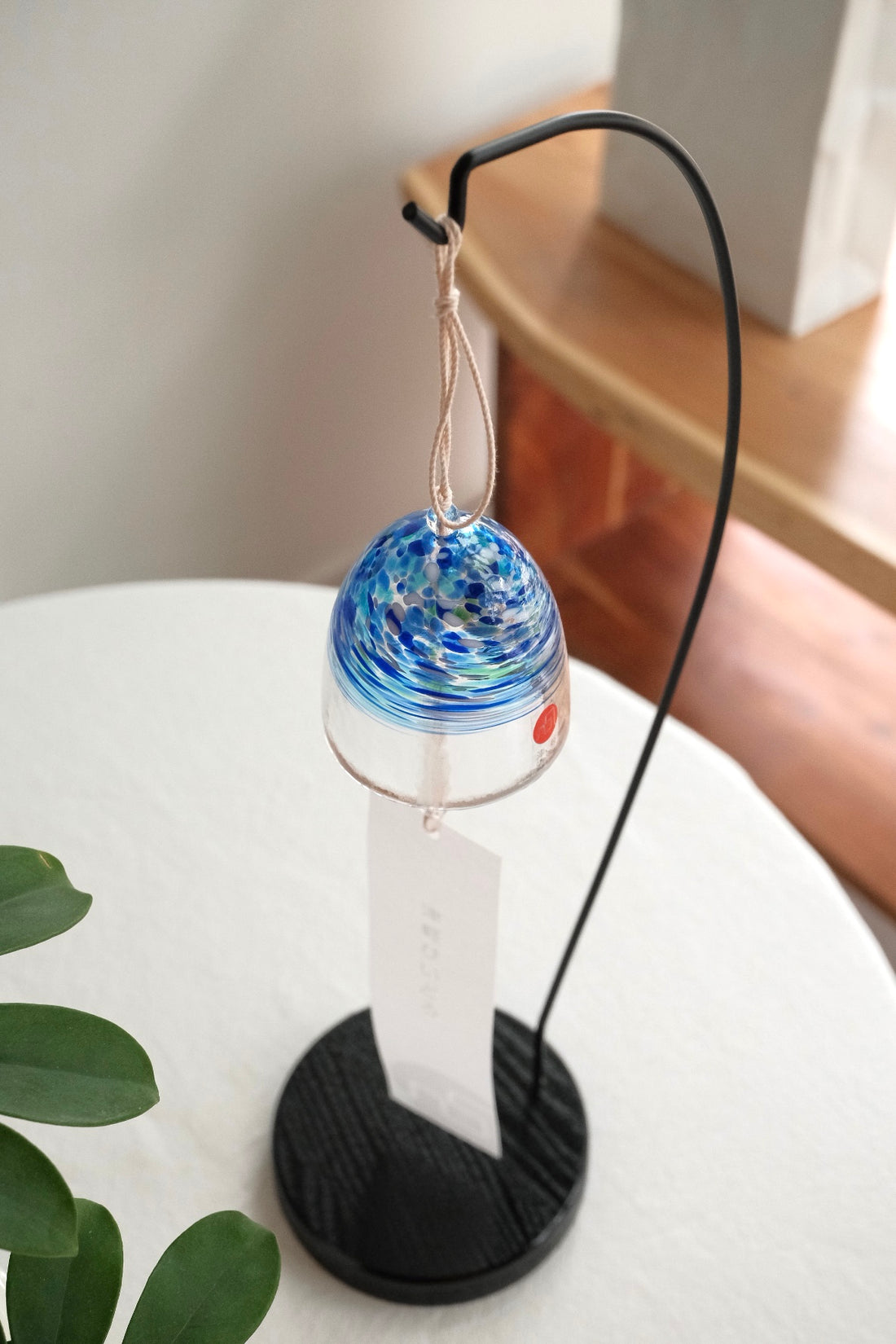 薬師窯 Maneki Neko Wooden Wind Chime Stand