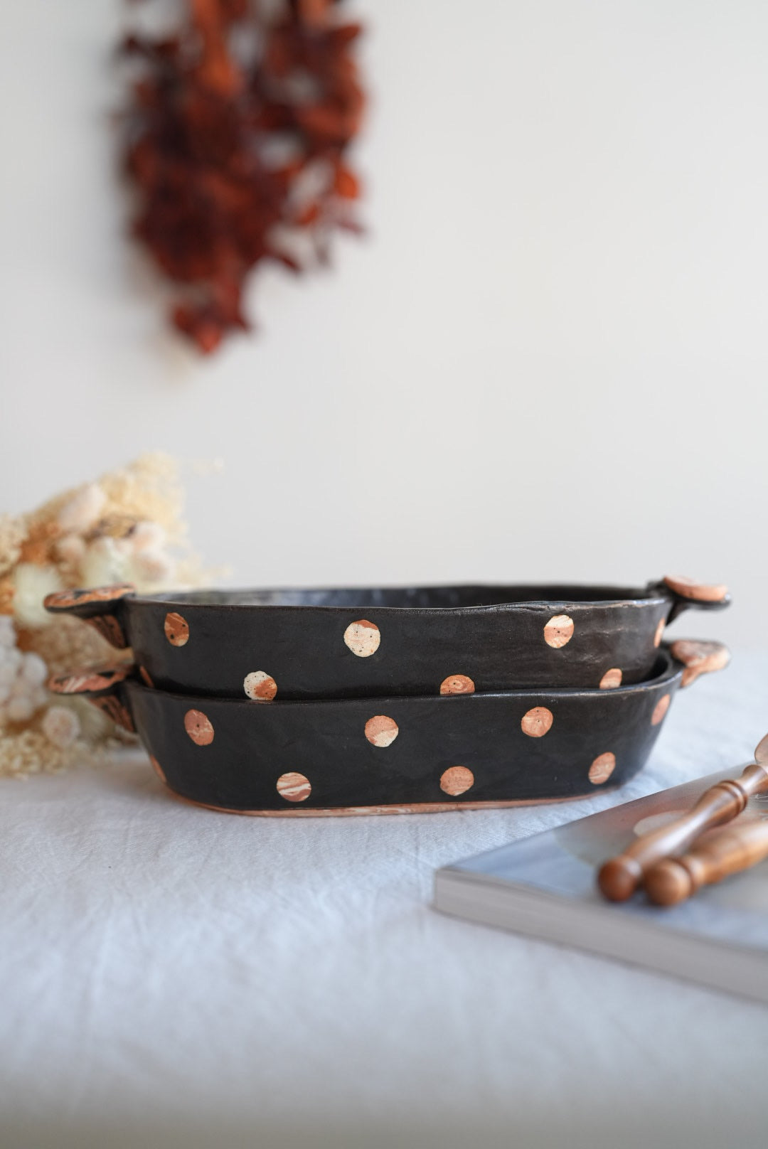 Akemi Suzuki 鈴木明美 - Dots Oval Baking Bowl - Large AS08