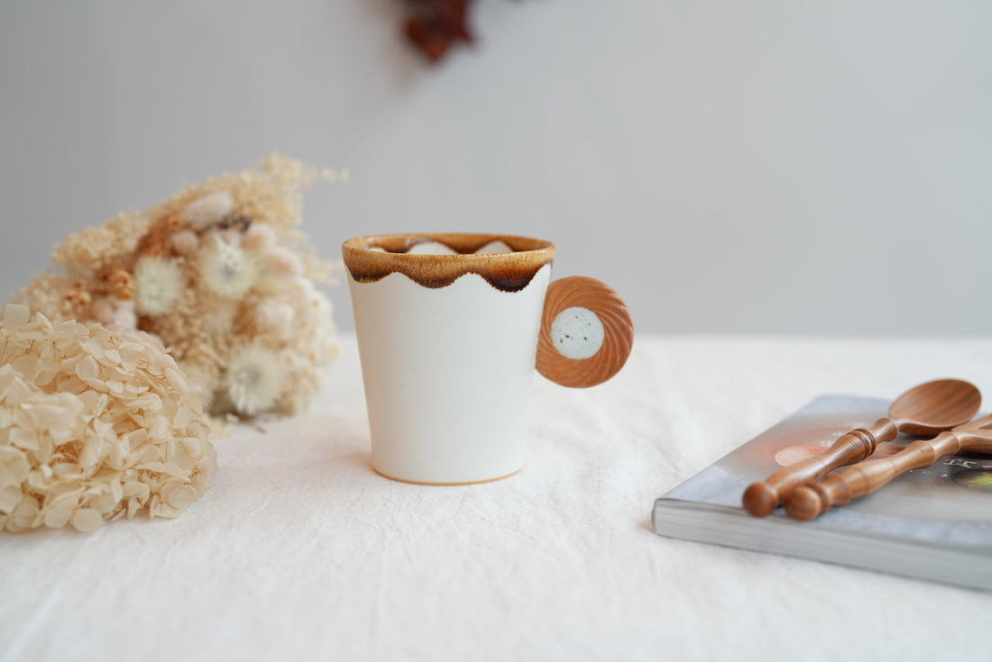 TAMA10- Cookie Handle Mug - White & Chocolate Filling TA16