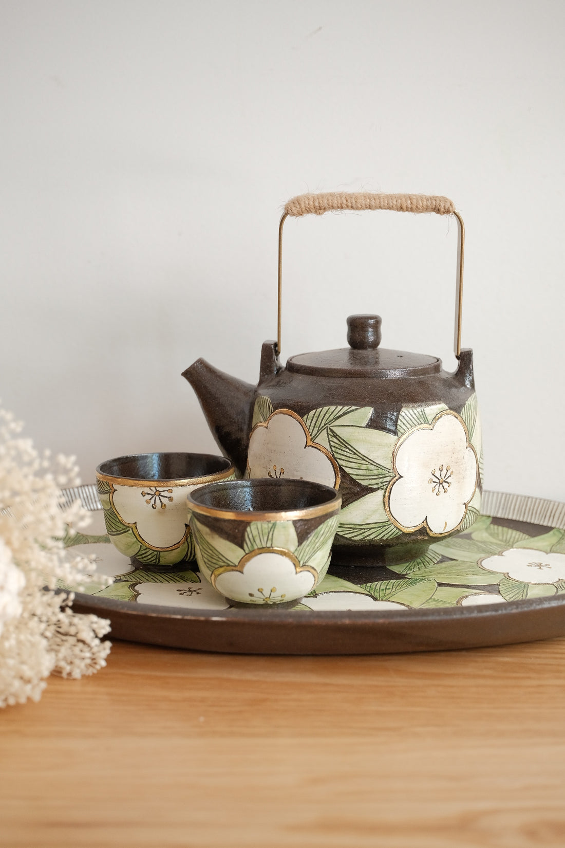 Cool Banana Black Pottery with Gold Detailing Teapot