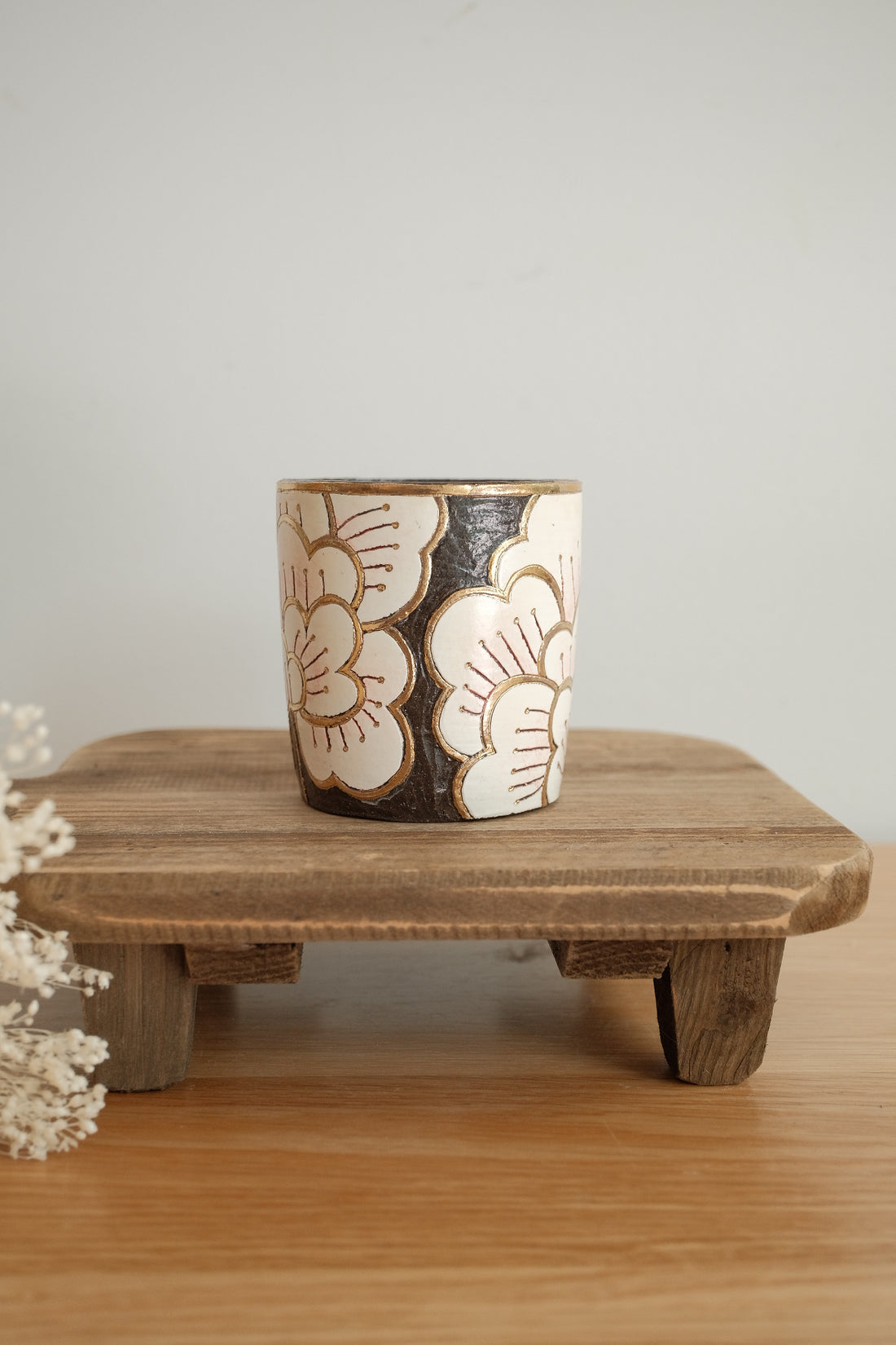 Cool Banana Black Pottery with Gold Detailing Mug - Camellia