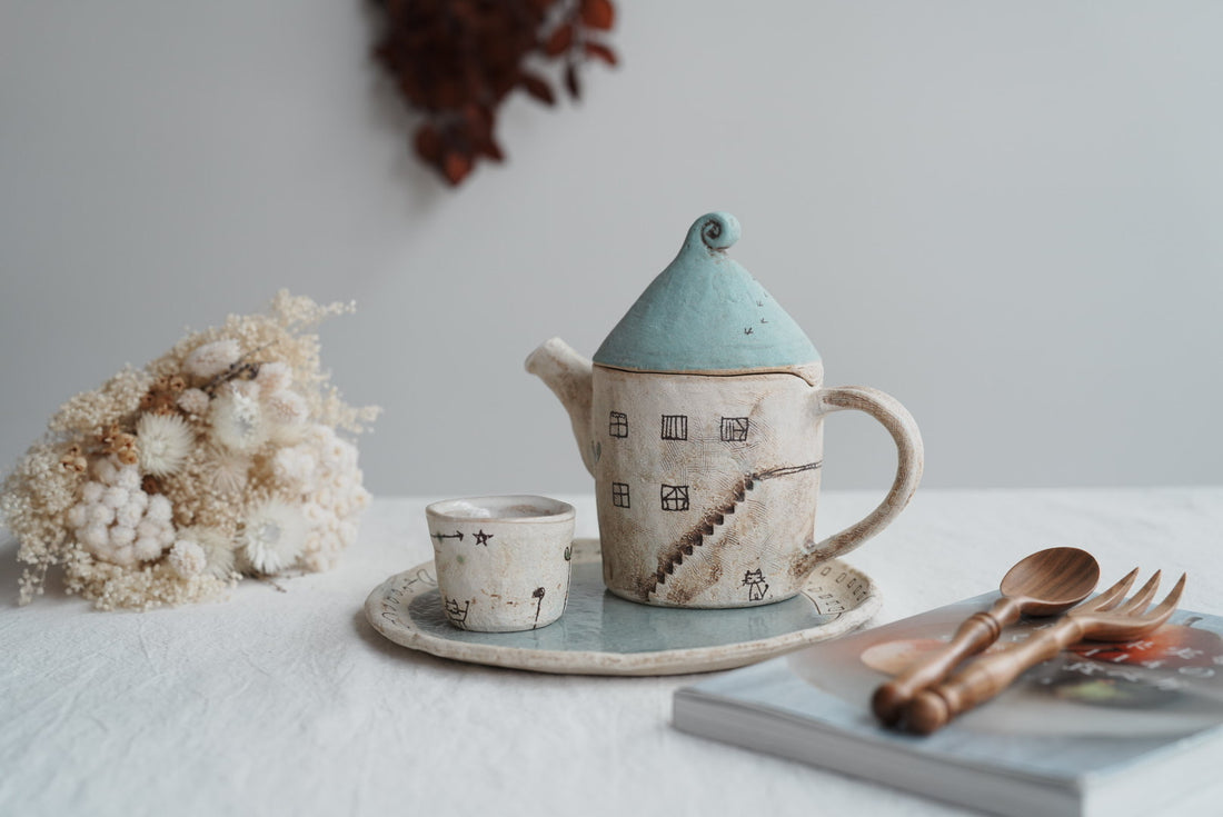 Akemi Suzuki 鈴木明美 - White Wall Tea/Sake Cup AS04