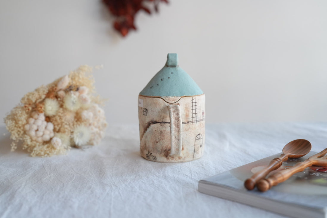 Akemi Suzuki 鈴木明美 - White Wall Collection Teapot AS24