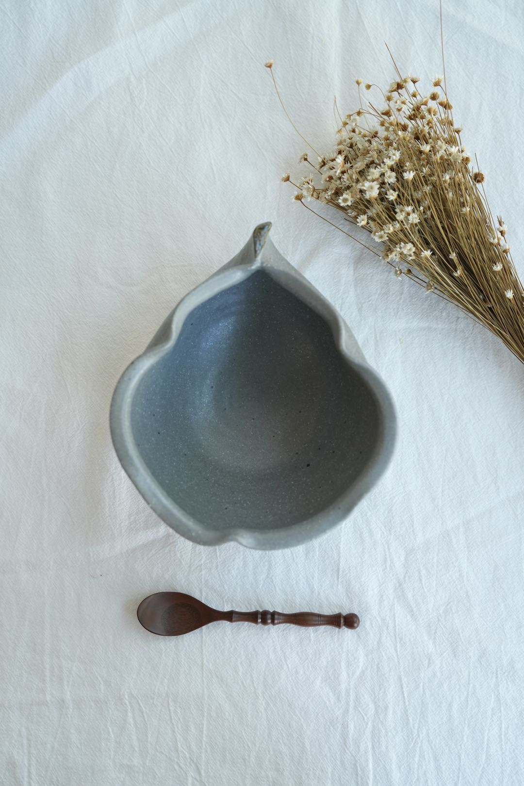 Hirokazu Furutani 古谷浩一 -  Grey Pear Shaped 19cm Bowl HF23
