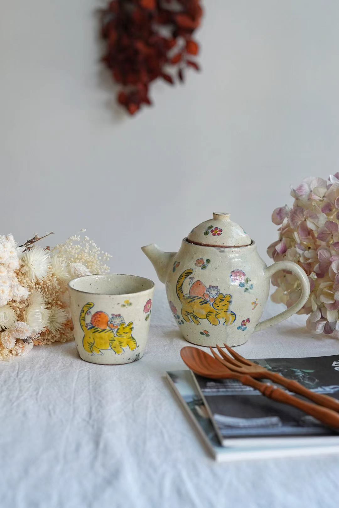 TATA Pottery Studio 田中大輝 & 田边桂- Slip Teapot TP20 #1