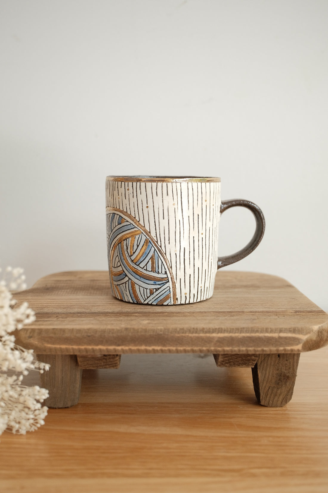 Cool Banana Black Pottery with Gold Detailing Mug - Lined Pattern