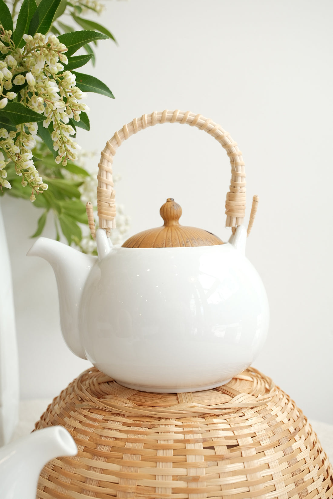 Minoware Tableware - Teapot Handle on the top