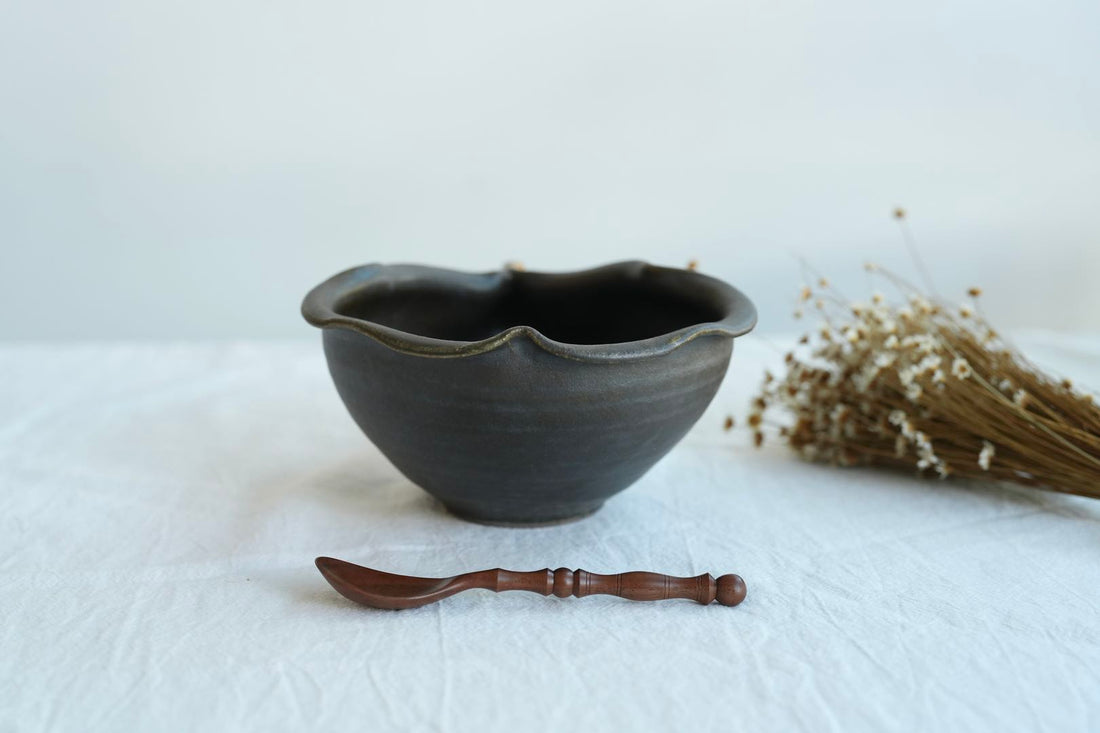 Hirokazu Furutani 古谷浩一 - Dark Brown Apple Shaped 14cm Bowl HF06