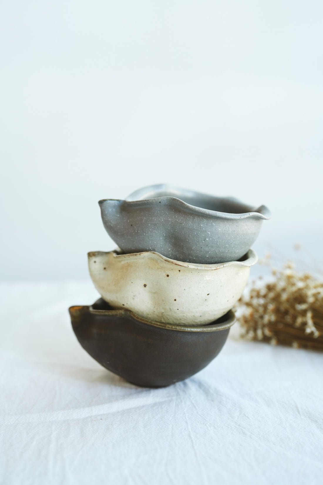 Hirokazu Furutani 古谷浩一 - Dark Brown Apple Shaped 14cm Bowl HF06