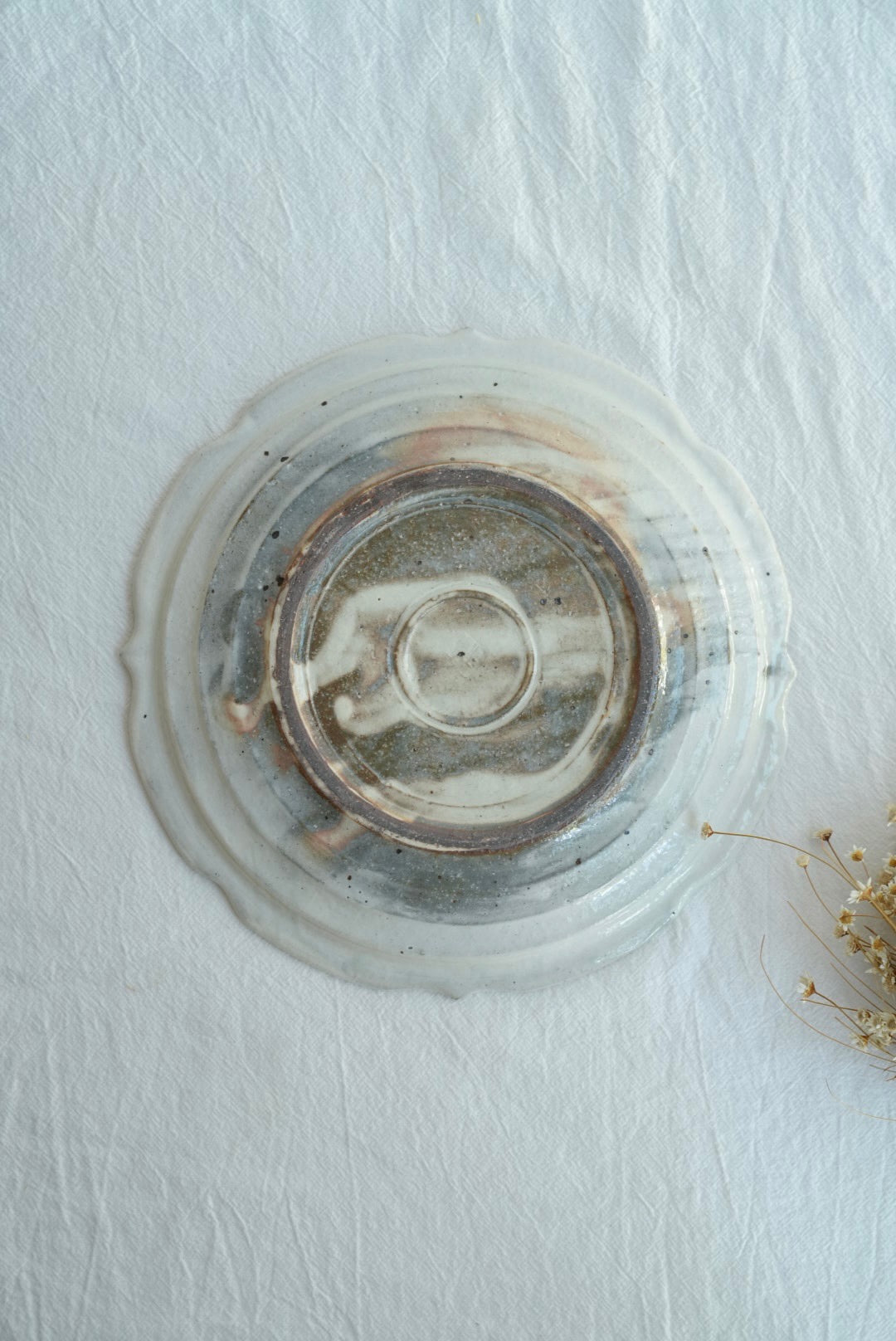 Hirokazu Furutani 古谷浩一 - White Flower Shaped 24.5cm Plate HF03